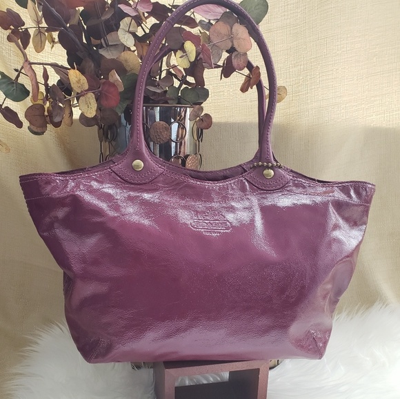 Coach Handbags - Authentic Vintage Coach Purse Patent Leather Large Bleeker Tote
